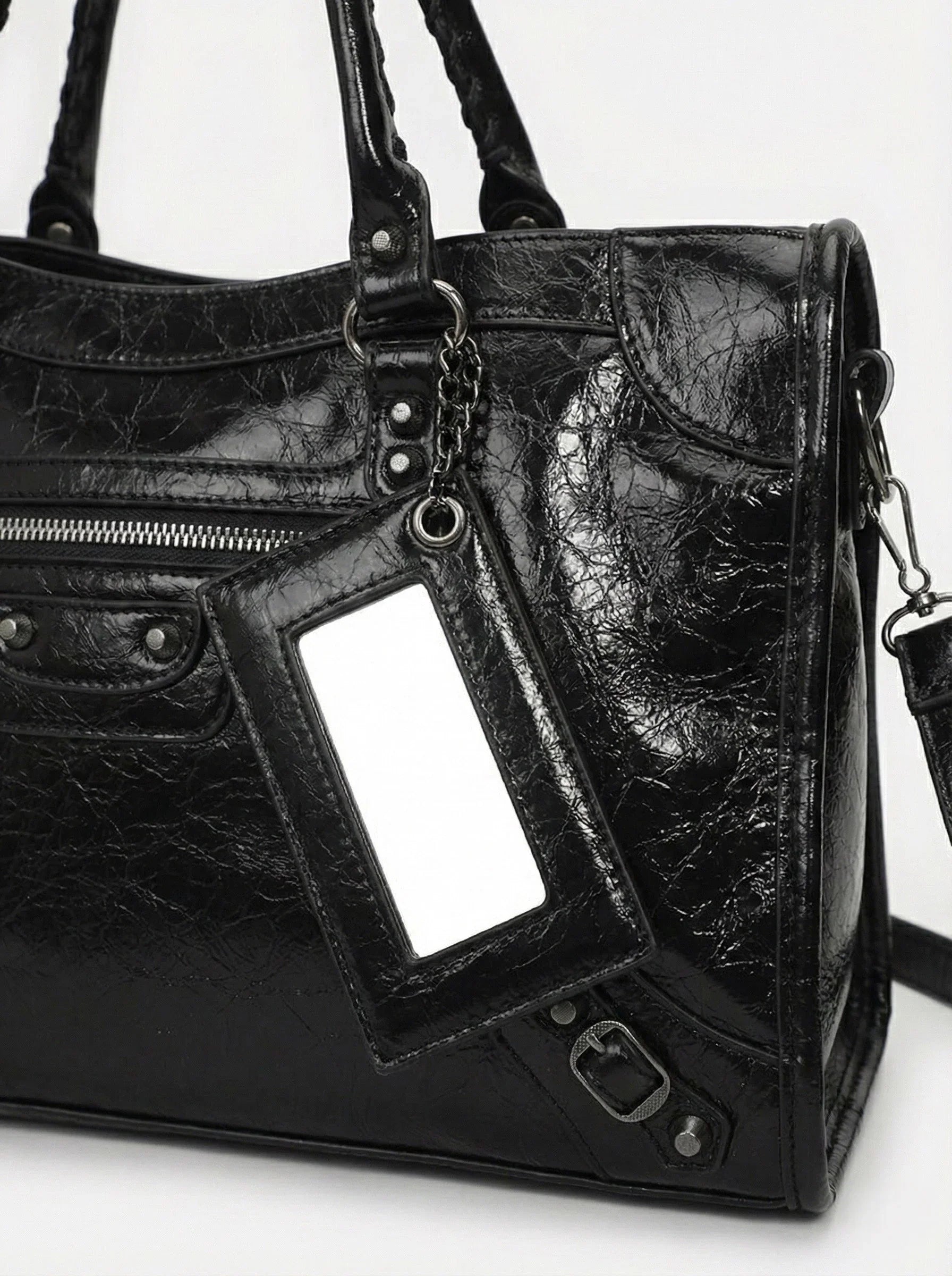 Carmela- Stylish Handbag with Spacious Interior & Minimalist Design