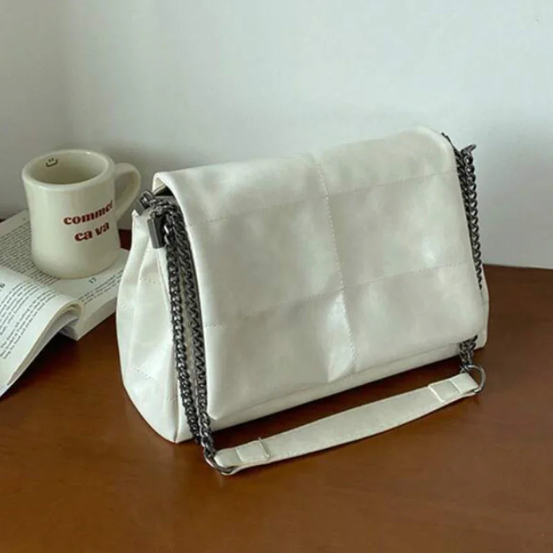 Laura Cambridge Shoulder Bag