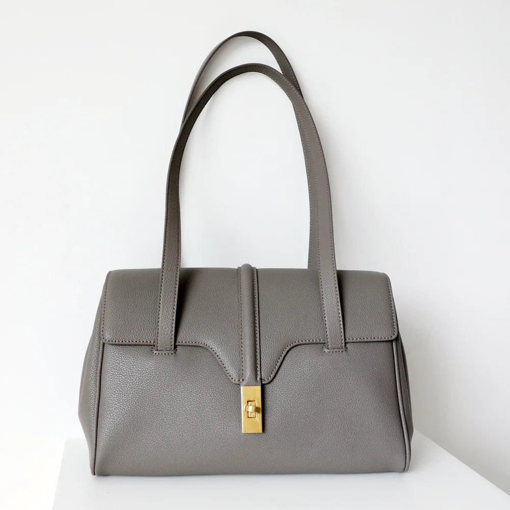 Laura Budapeste Pouch