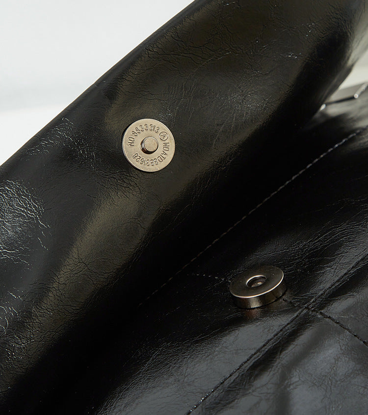 Laura Cambridge Shoulder Bag