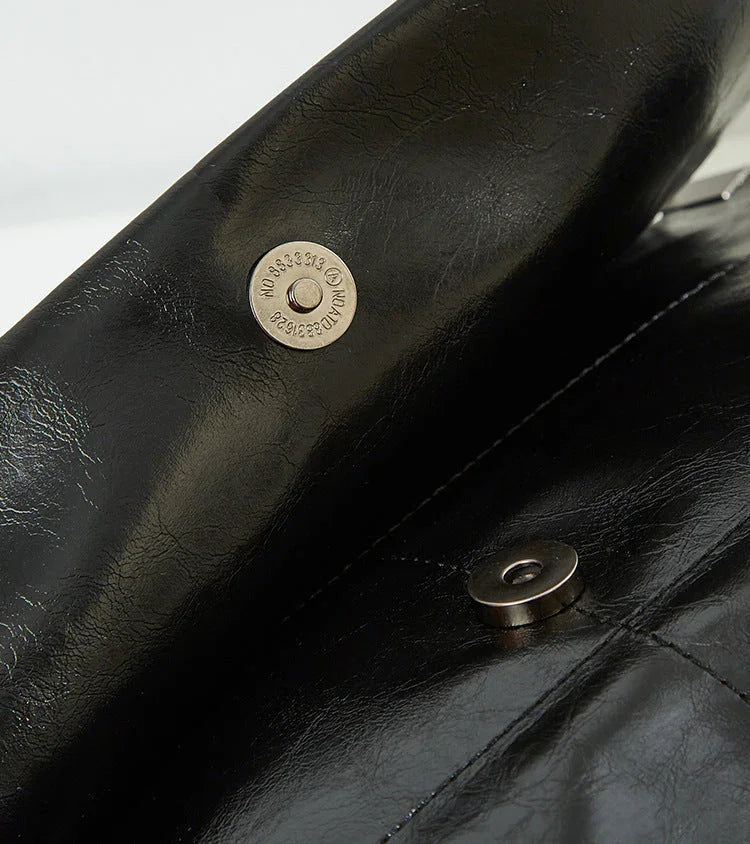 Laura Cambridge Shoulder Bag