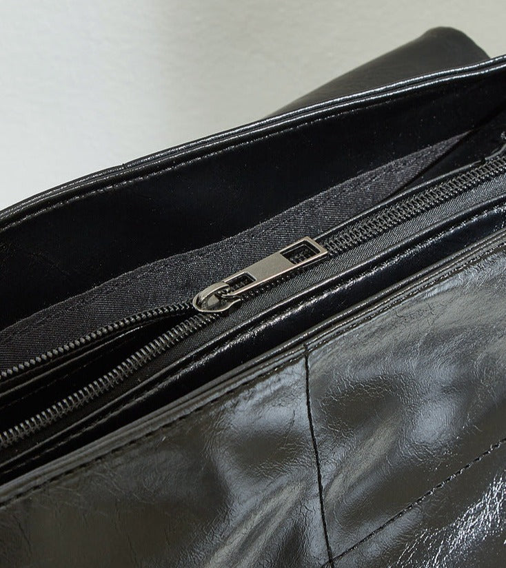 Laura Cambridge Shoulder Bag