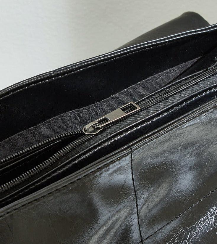 Laura Cambridge Shoulder Bag