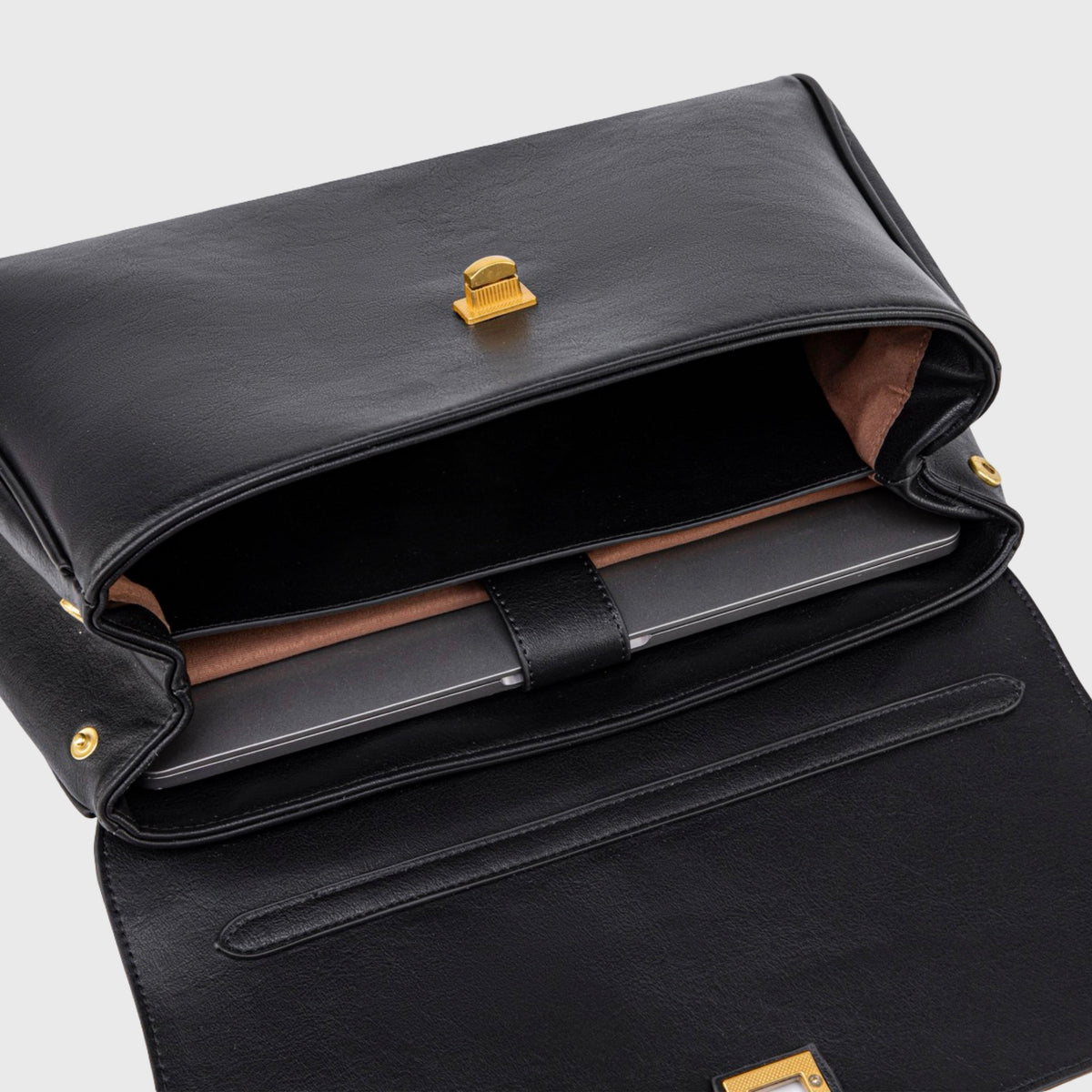 Cecil Essential -  Black Bestseller