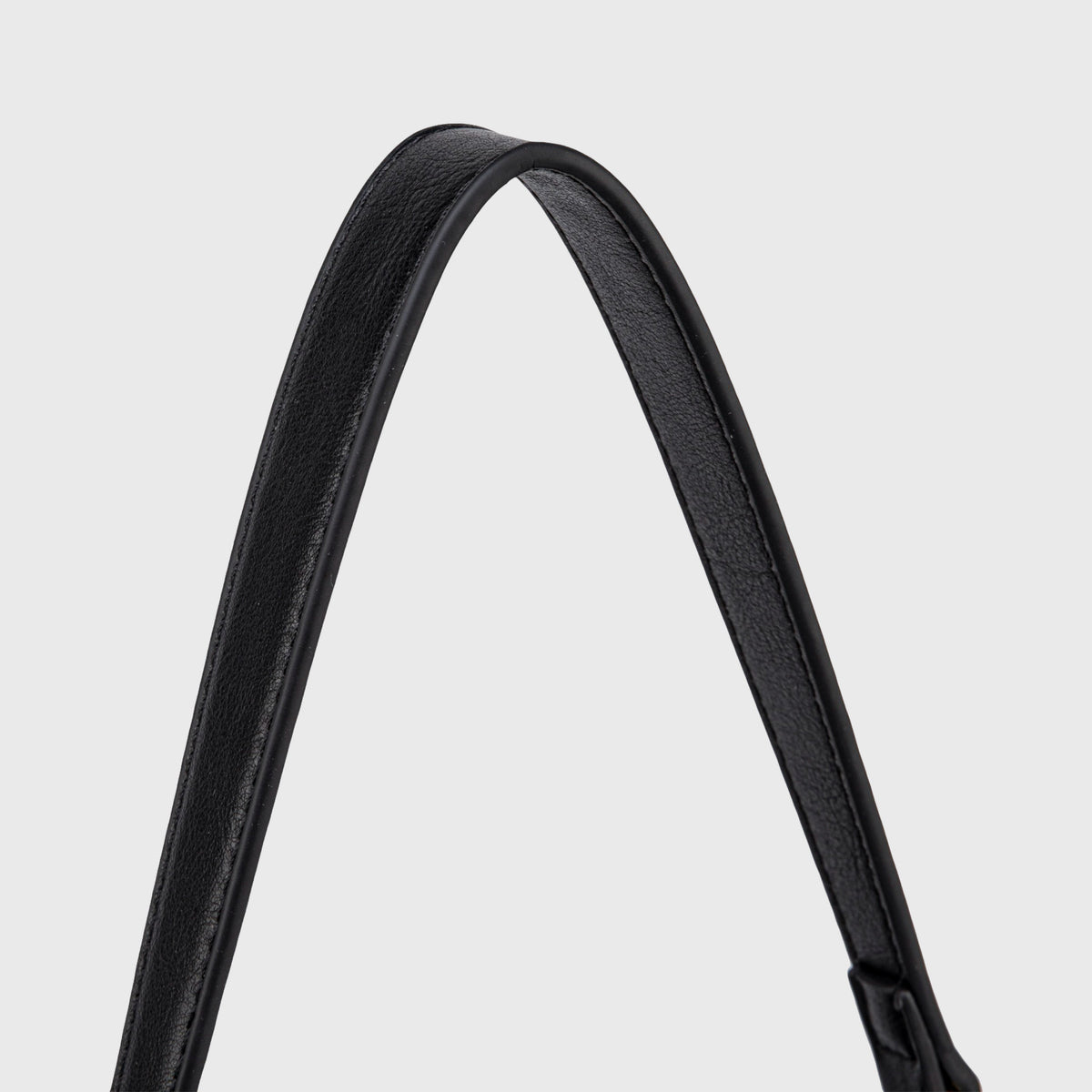 Cecil Essential -  Black Bestseller