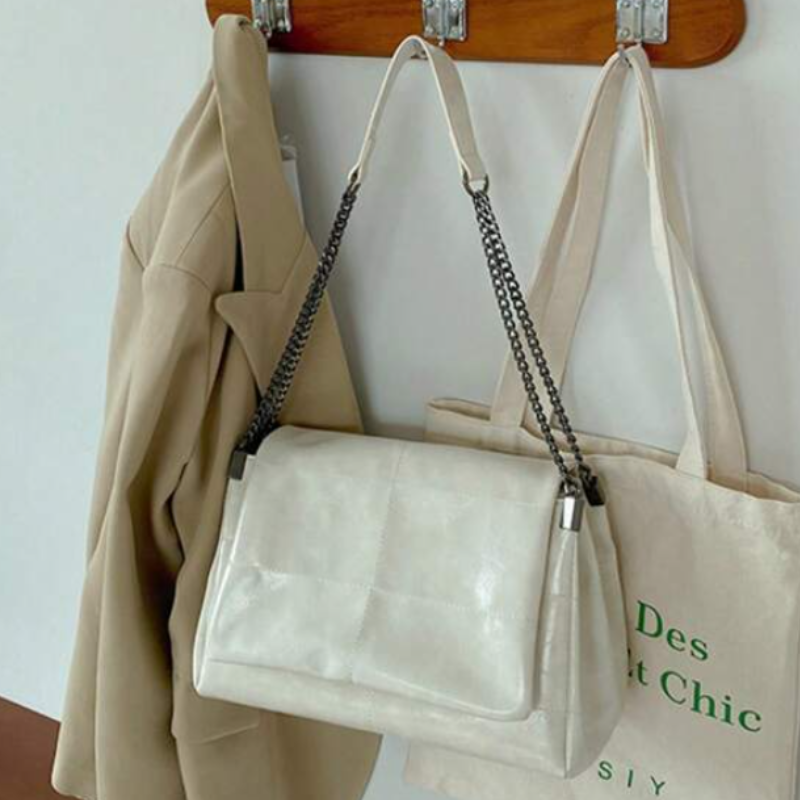 Laura Cambridge Shoulder Bag