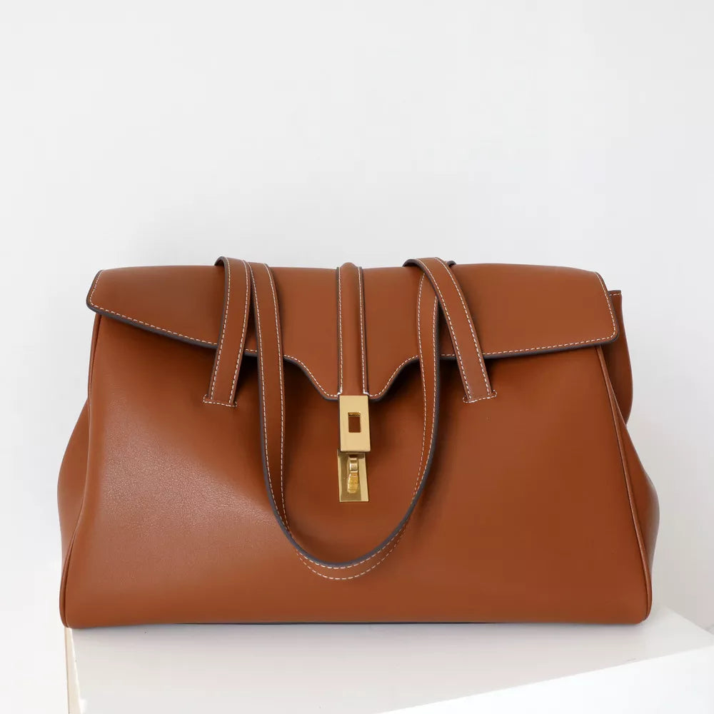 Laura Budapeste Pouch
